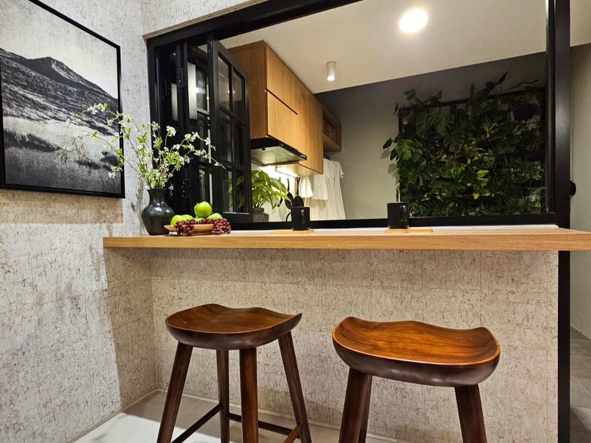 Meja Bar Tipe Charlene